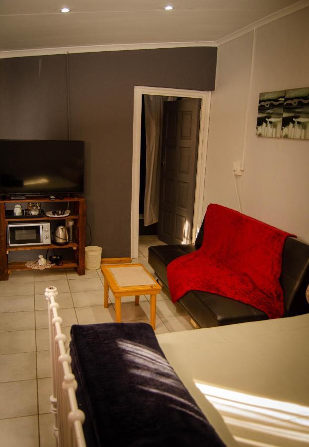 A & R Guesthouse Bloemfontein Esterno foto