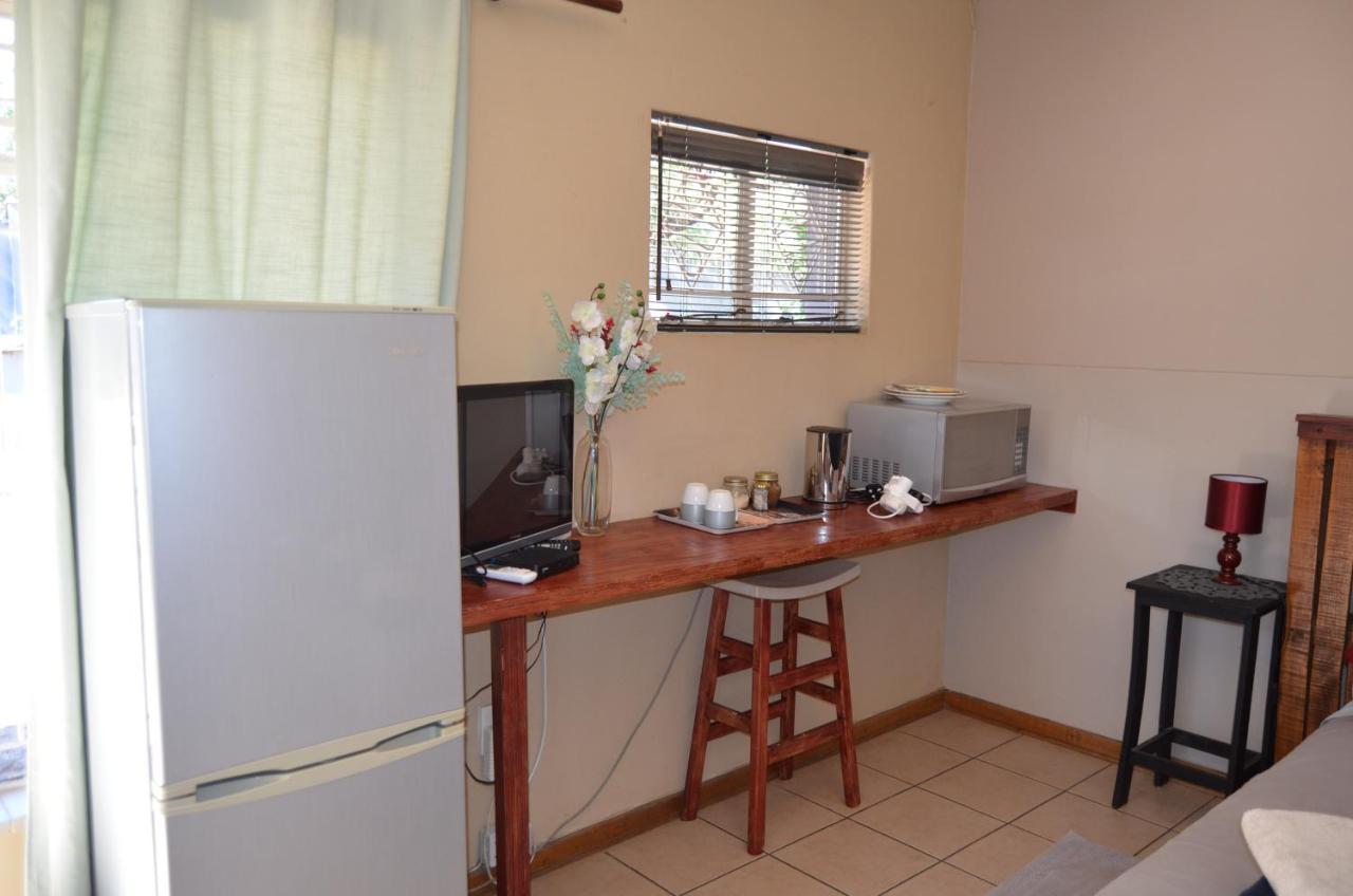 A & R Guesthouse Bloemfontein Esterno foto