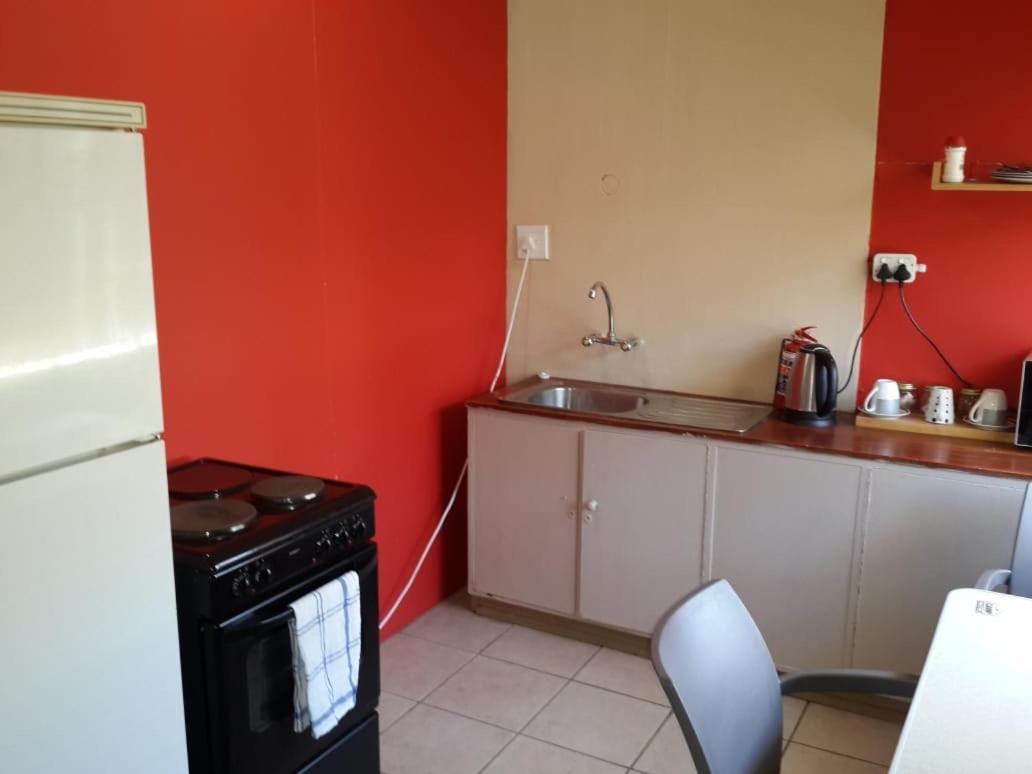 A & R Guesthouse Bloemfontein Esterno foto
